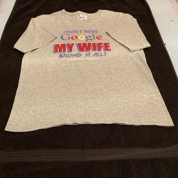 🔥🌟  2X's Host Pick!!! 🔥🌟  Men's "I Don't Need Google" Souvenir" T-Shirt Sz L - Picture 2 of 8